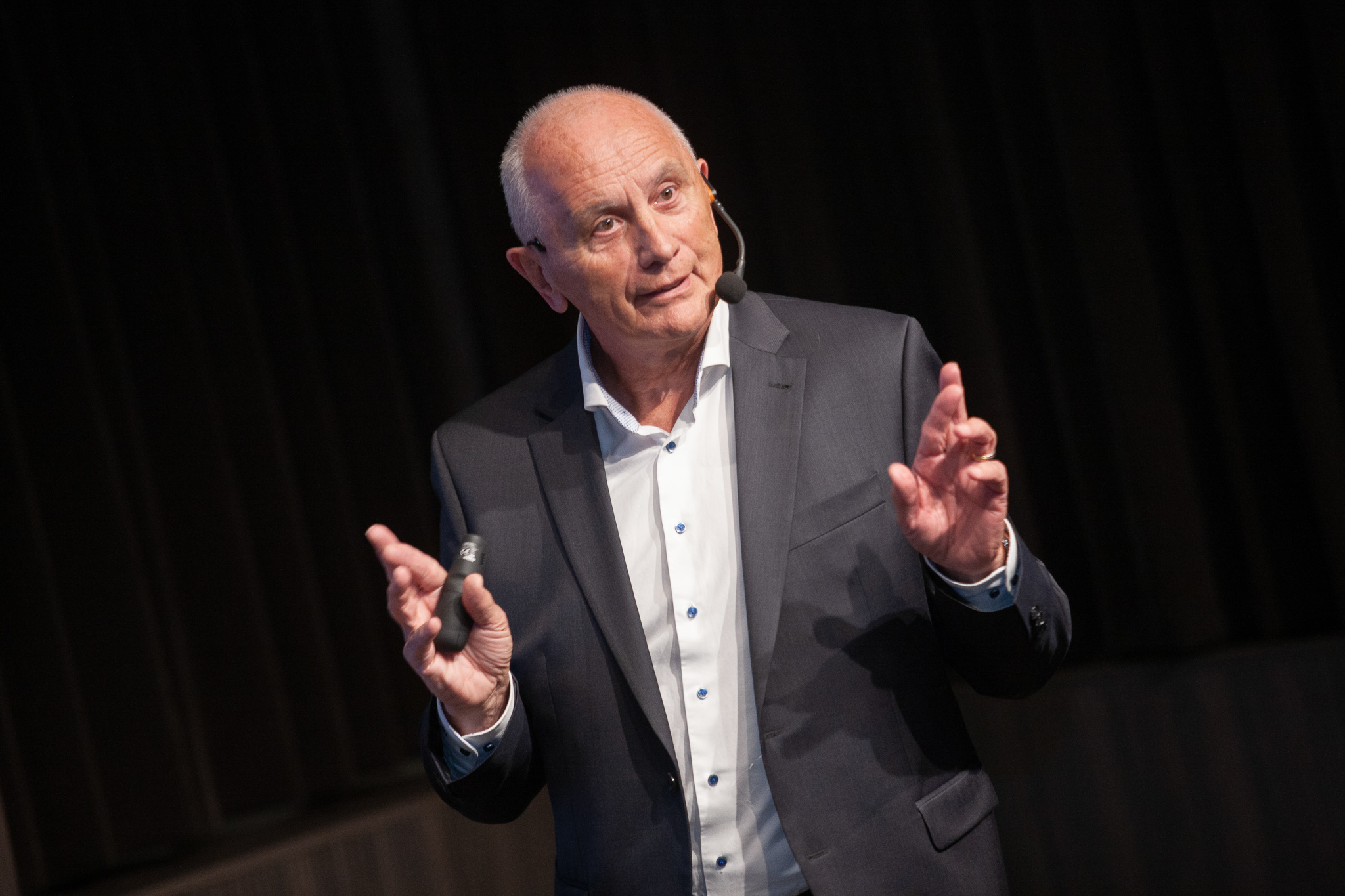 We are more than thrilled and enthusiastic to have Johnny Thijs, former CEO BPost and currently member of several Boards (Essers, Recticel,…) as our keynote speaker on: “How to manage your business in a period of global disaster?”
